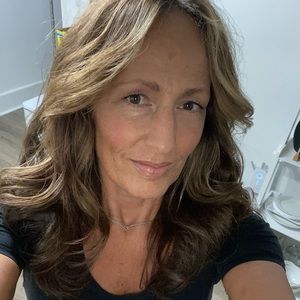 Meet your Posher, Carrie